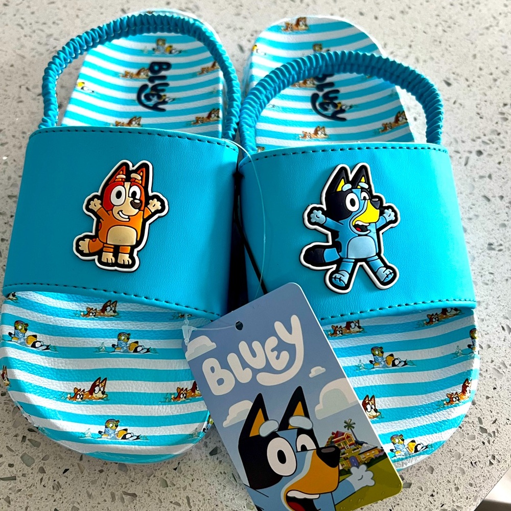 NWT Bluey sandals kids sz 13/1